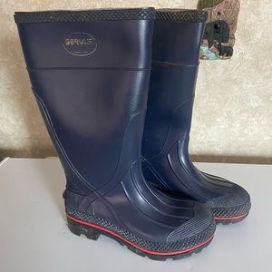 Navy blue rain boots size 5